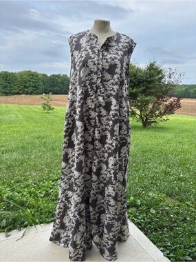 Bucket List Wide leg palazzo pantsuit jumpsuit size medium grey cream